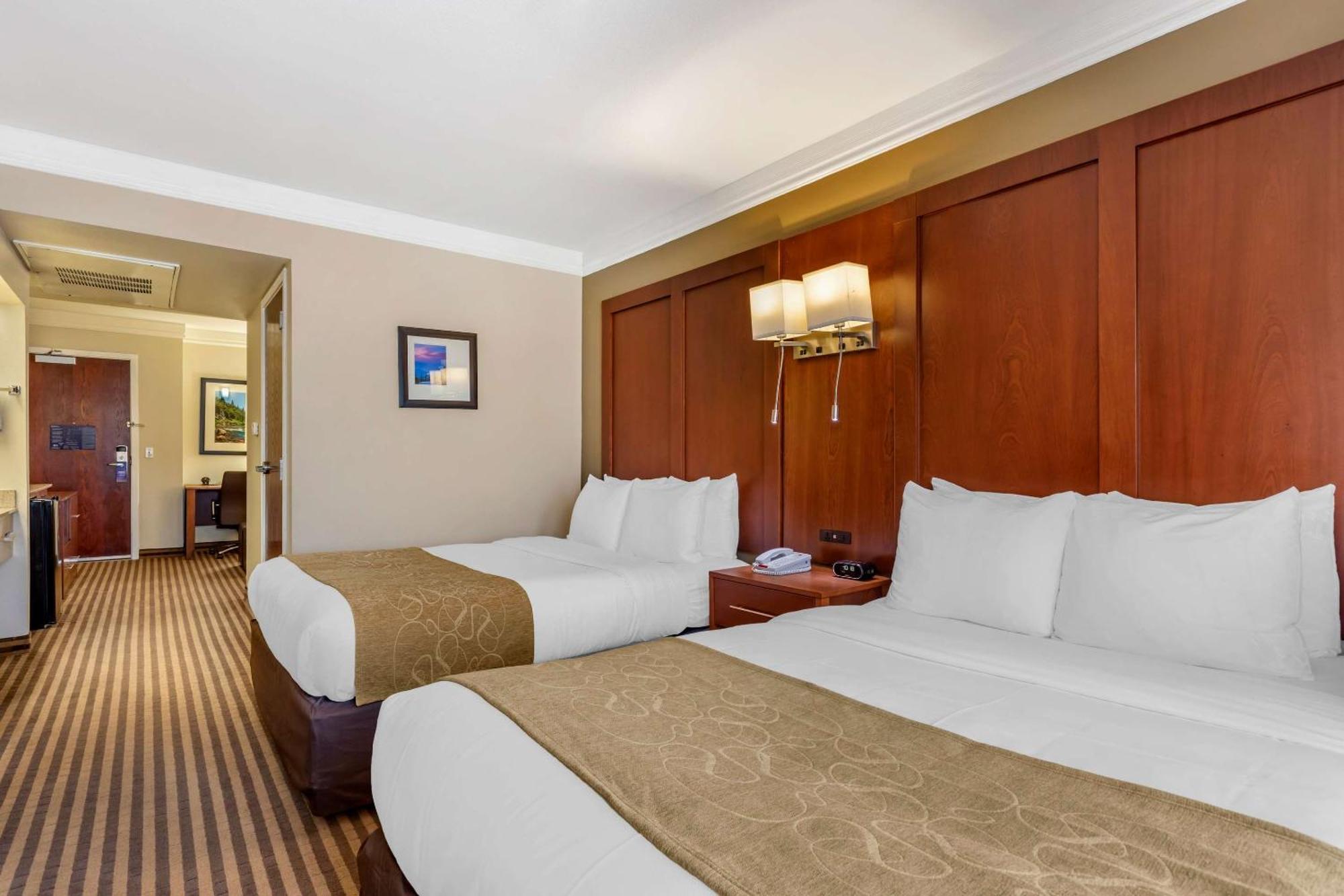 คอมฟอร์ต สวีท วิซาเลีย - คอนเวนชั่น เซนเตอร์ Hotel ไวเซเลีย ภายนอก รูปภาพ